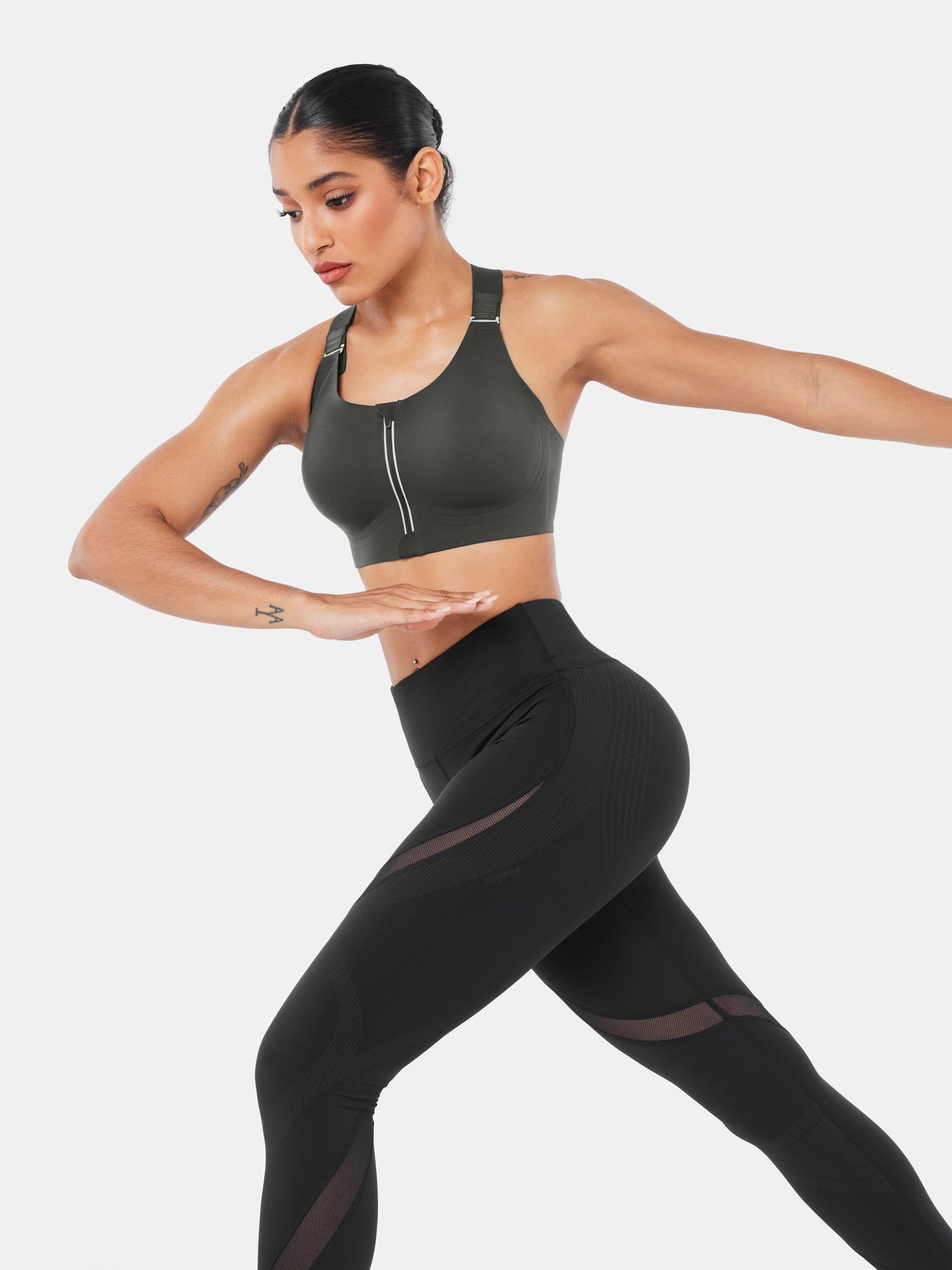 SpeedDry™ Front Zip Sports Bra